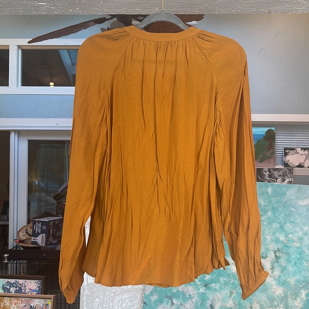 Yellow Top - Picture 3 of 4